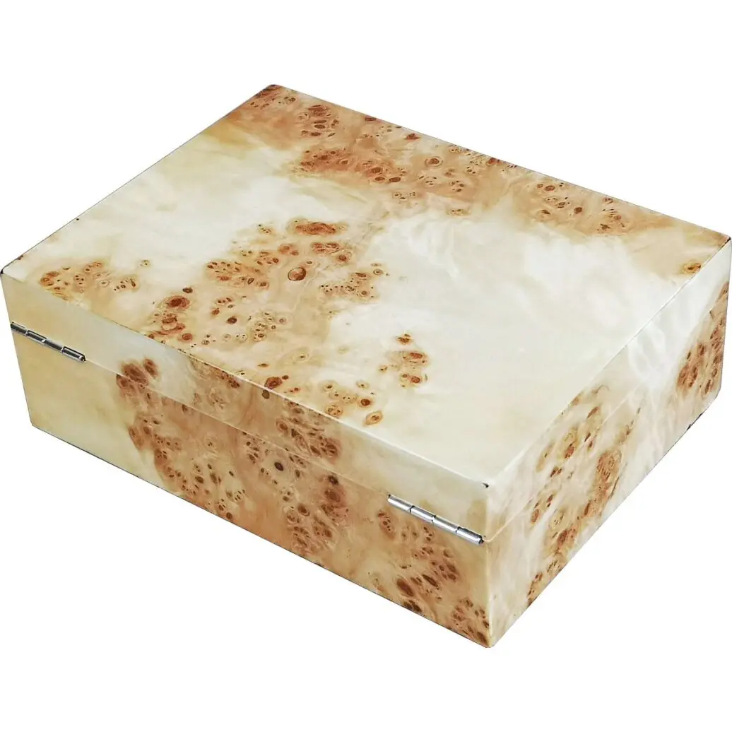 Maple Burlwood 15-20 Size Cigar Humidor with Lock - Image 4